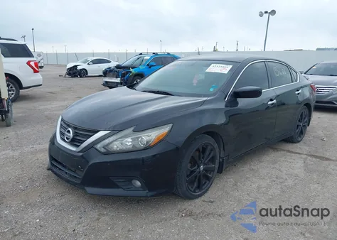 2017 Nissan Altima 2.5/S/Sv/Sl/Sr z USA, uszkodzony, nr VIN 1N4AL3AP8HC190235